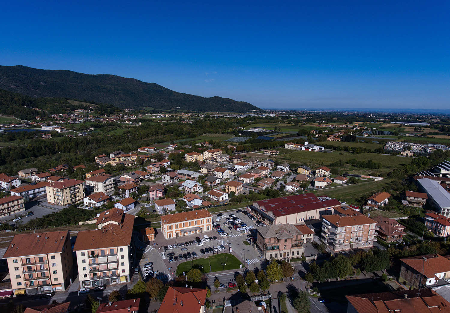 Dronero Piazza Stazione, immagine 2