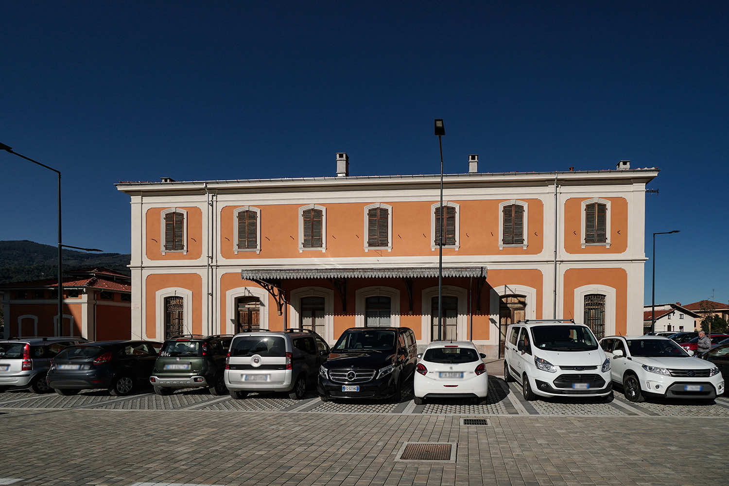 Dronero Piazza Stazione, immagine 5