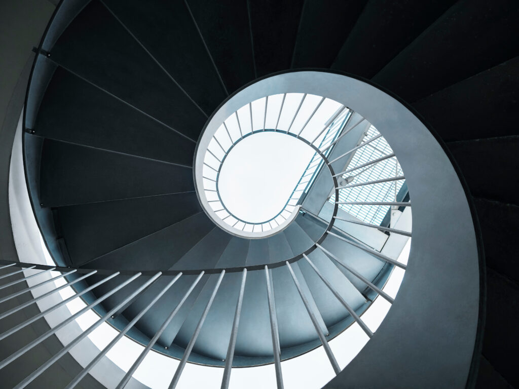 Scala a spirale vista dal basso